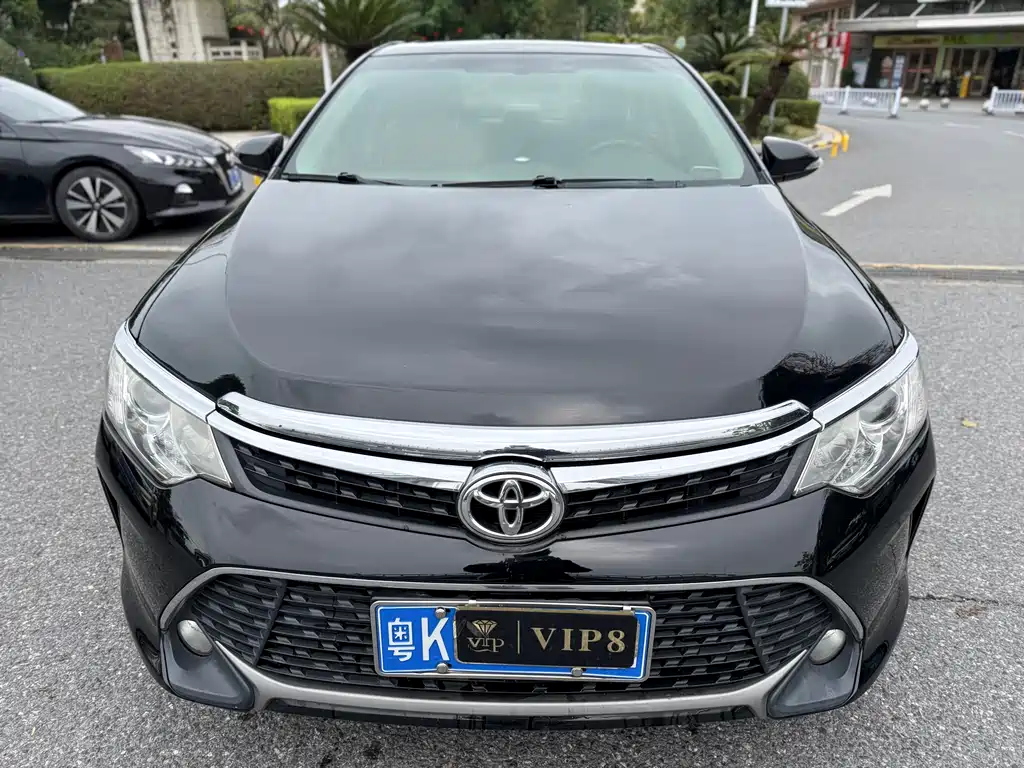 TOYOTA CAMRY
