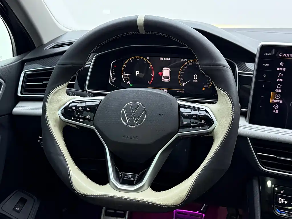 Volkswagen Tiguan L — миниатюра 11