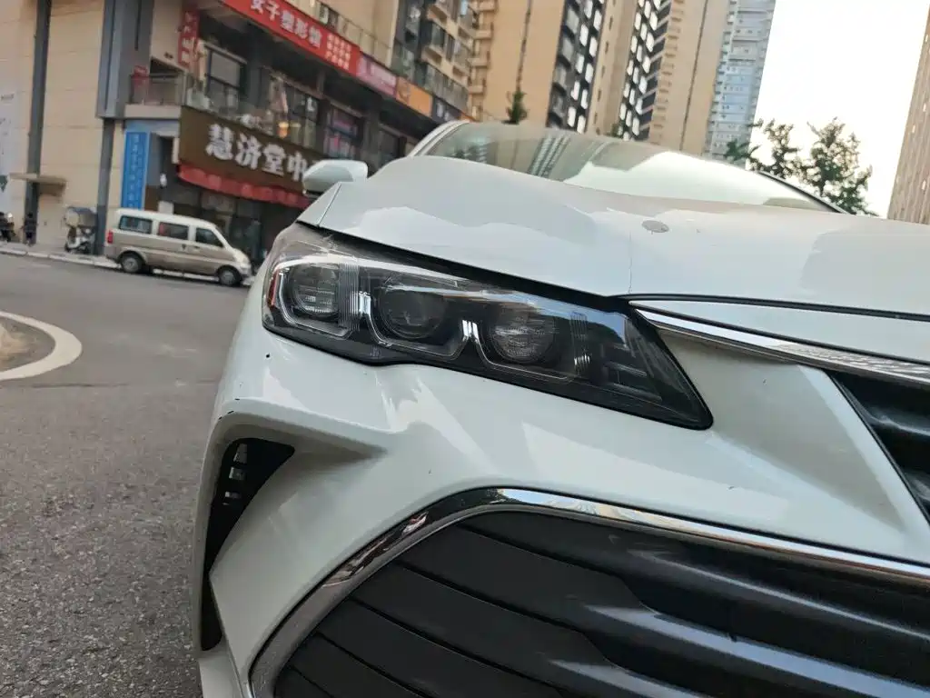 Toyota Avalon — миниатюра 7