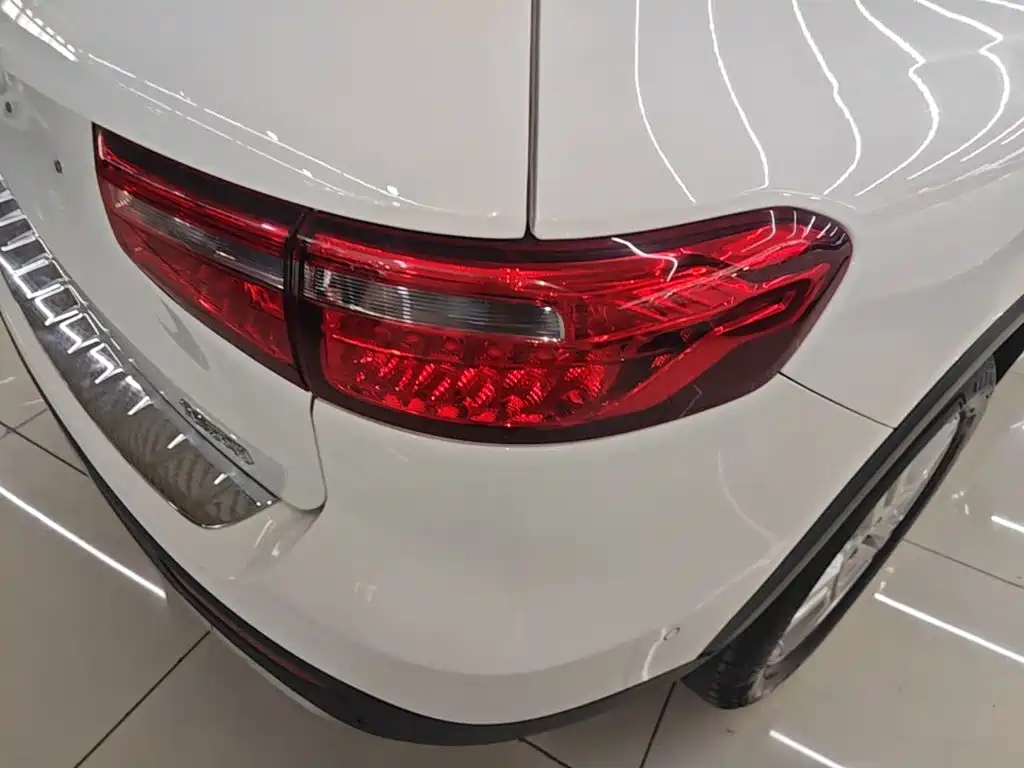 Mercedes-Benz GLB — миниатюра 8