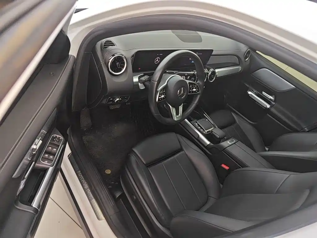 Mercedes-Benz GLB — миниатюра 16