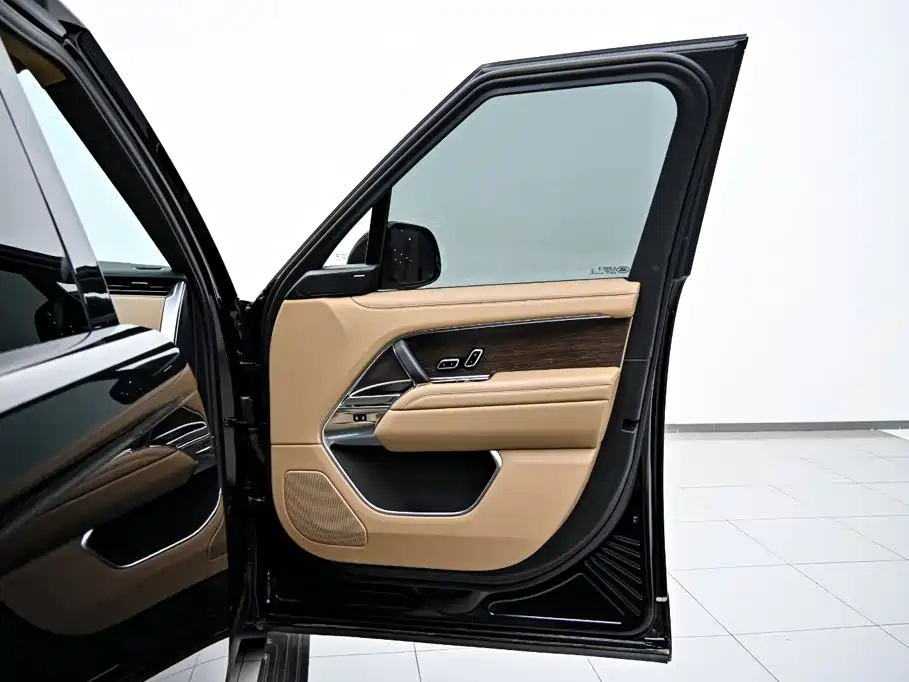 Land Rover Range Rover — миниатюра 22