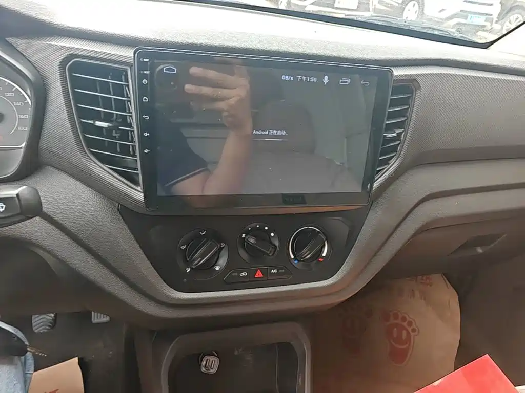 Wuling Hongguang V — миниатюра 13
