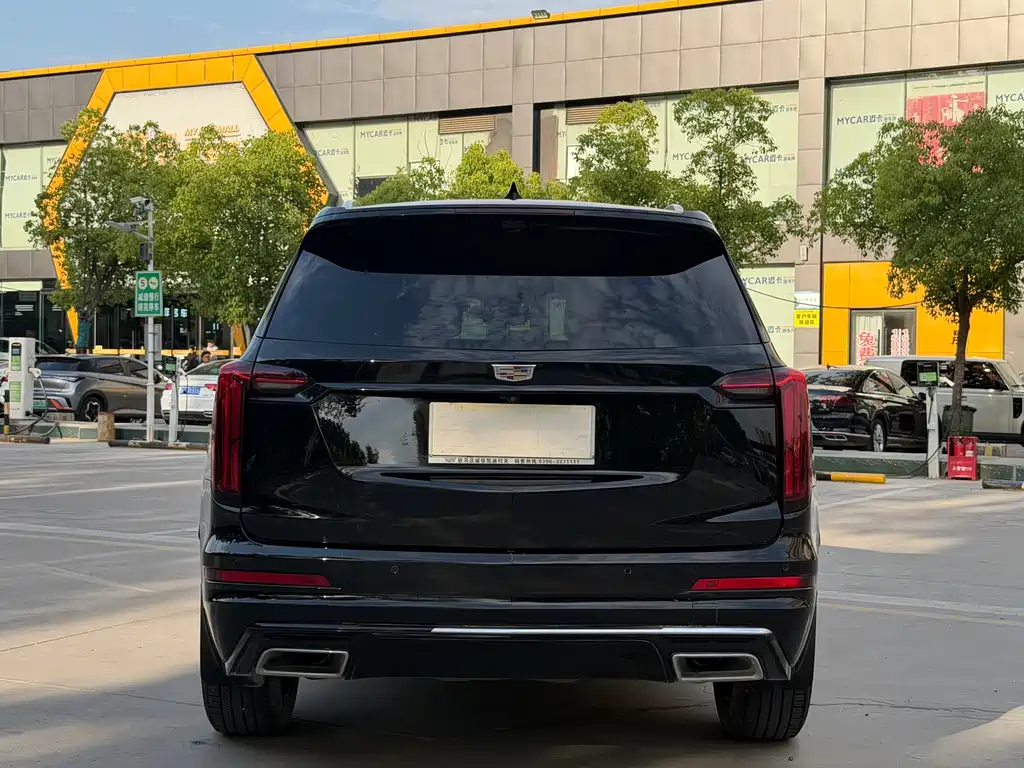 Cadillac XT6 2022 2.0T мест Luxury