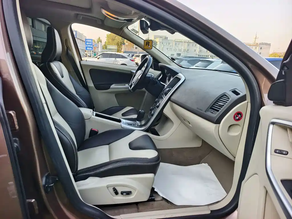 Volvo XC60 (Import) — миниатюра 16