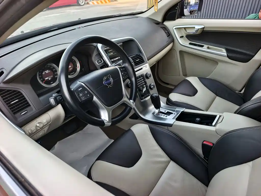 Volvo XC60 (Import) — миниатюра 9