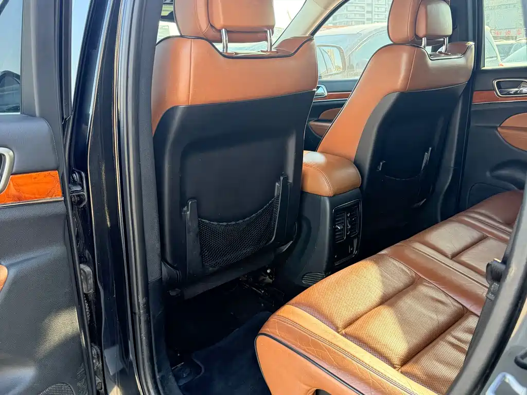 Jeep Grand Cherokee (Import) — миниатюра 12