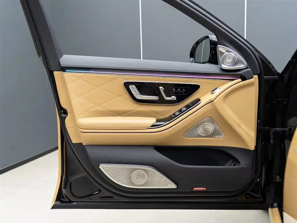 Mercedes-Benz Maybach S-Class S 2022 S 680 4MATIC Virgil Abloh