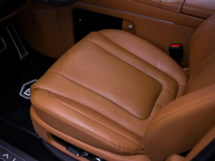 AITO ASK THE WORLD M9