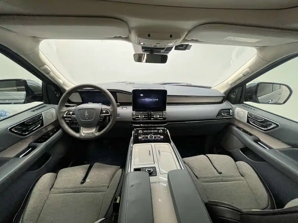 Lincoln Navigator — миниатюра 19