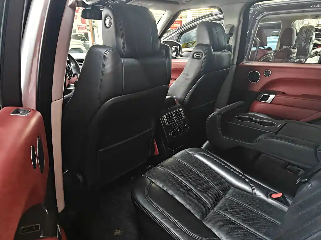 Land Rover Range Rover — миниатюра 4