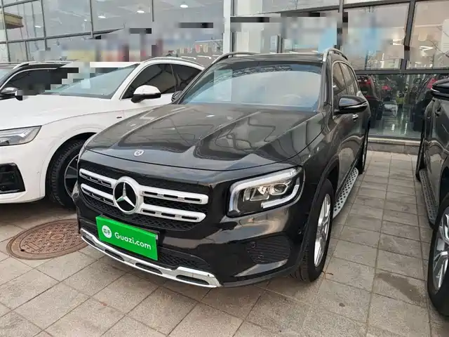 MERCEDES BENZ GLB
