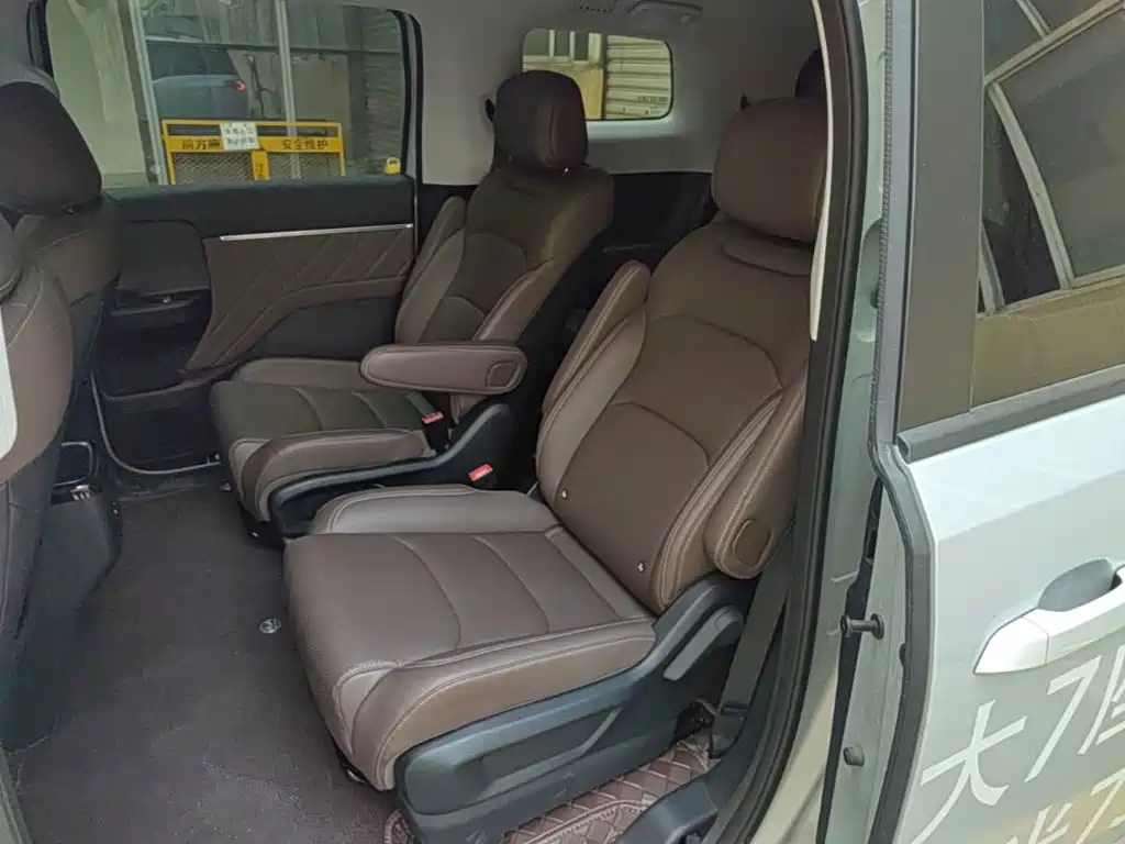 Wuling Xingguang 730 New Energy — миниатюра 13