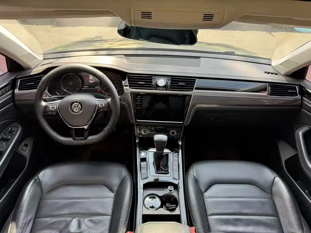 Volkswagen Phideon — миниатюра 9