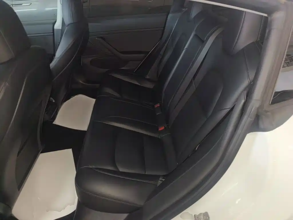 Tesla Model 3 — миниатюра 17