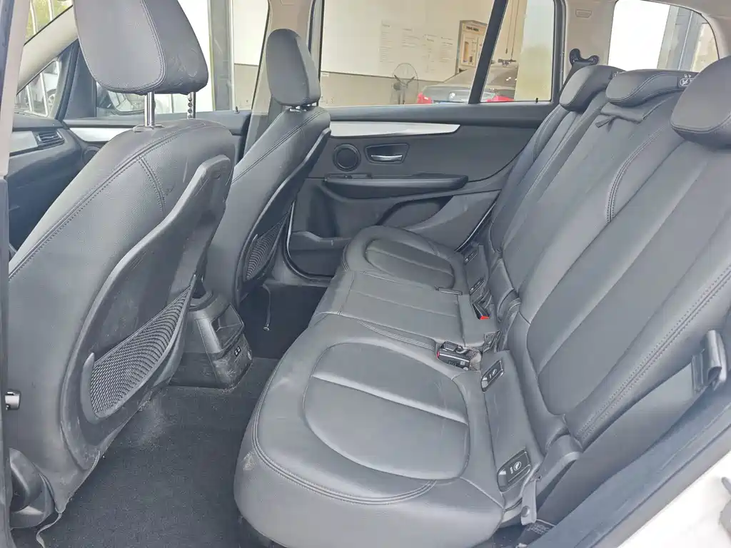 BMW 2 Series Gran Tourer — миниатюра 11