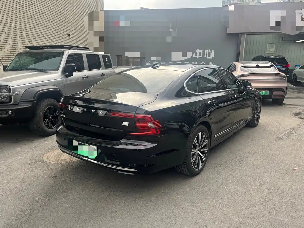 Volvo S90 PHEV — миниатюра 9