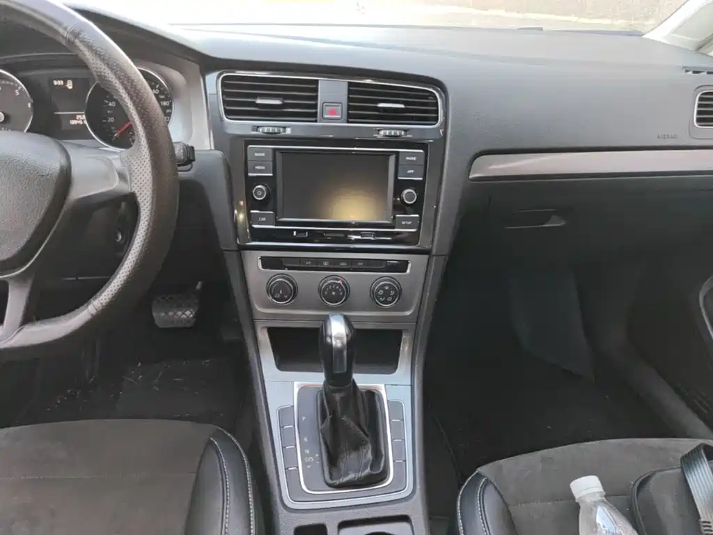 Volkswagen Golf — миниатюра 13