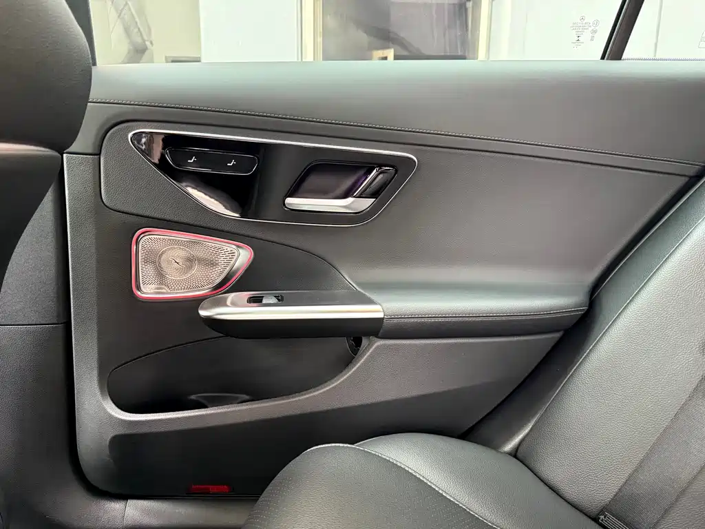 Mercedes-Benz C-Class — миниатюра 35