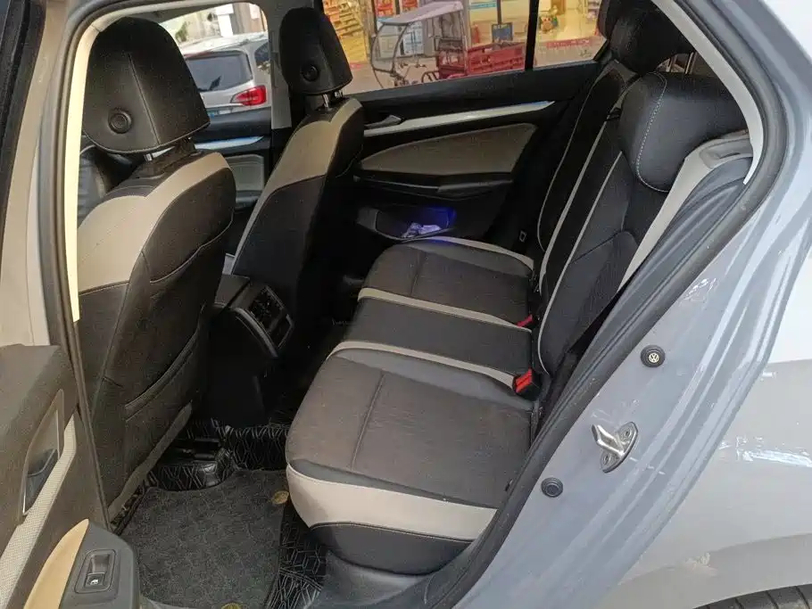 Volkswagen Golf — миниатюра 11
