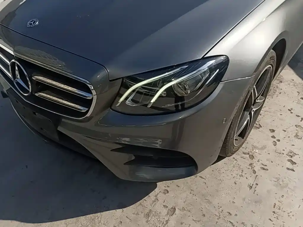 Mercedes-Benz E-Class (Import) — миниатюра 24