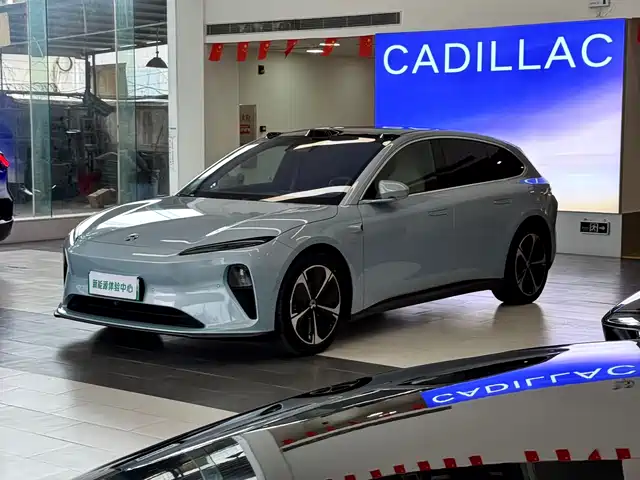 NIO NIO ET5T 2023