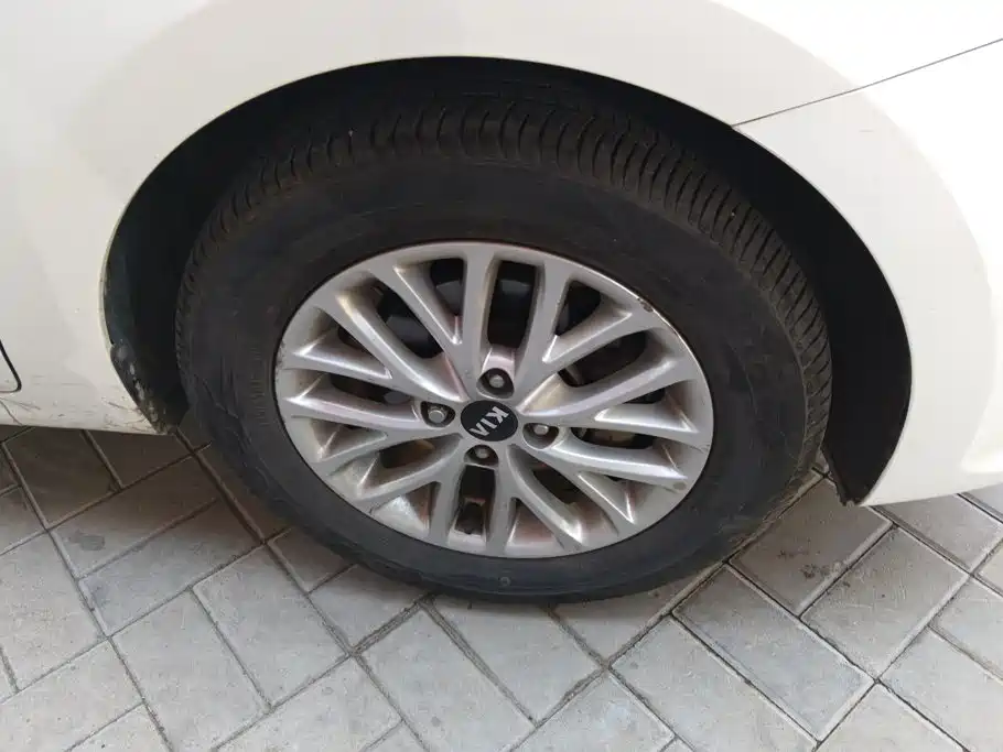Kia K2 — миниатюра 6