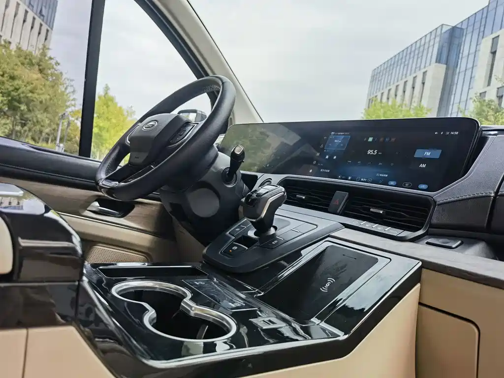 Ford Tourneo — миниатюра 9