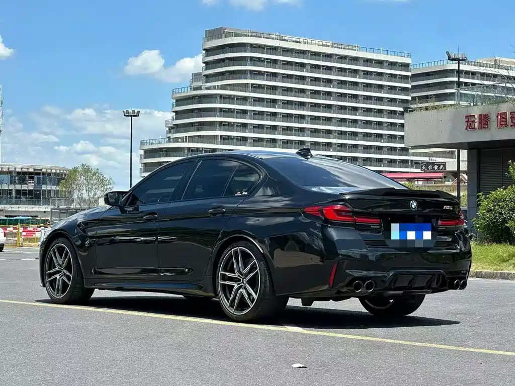 BMW M5