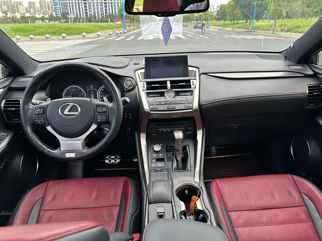 Lexus NX — миниатюра 15