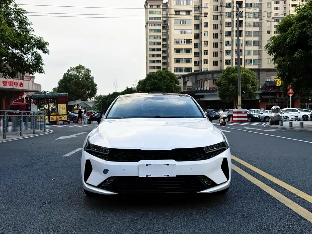 Kia K5 — миниатюра 2