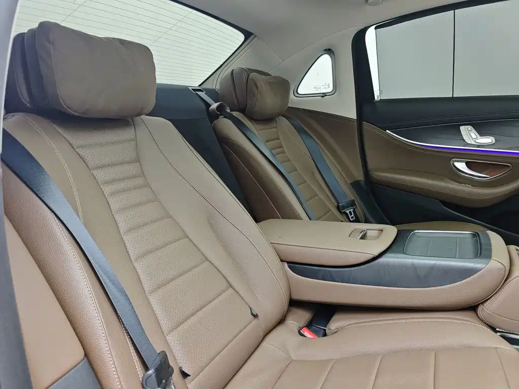 Mercedes-Benz E-Class — миниатюра 22