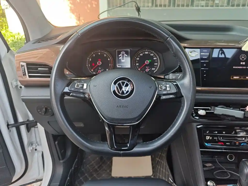 Volkswagen Tharu — миниатюра 3