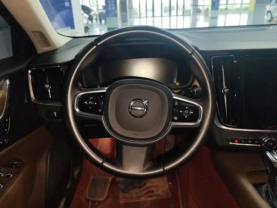 Volvo S90 — миниатюра 15