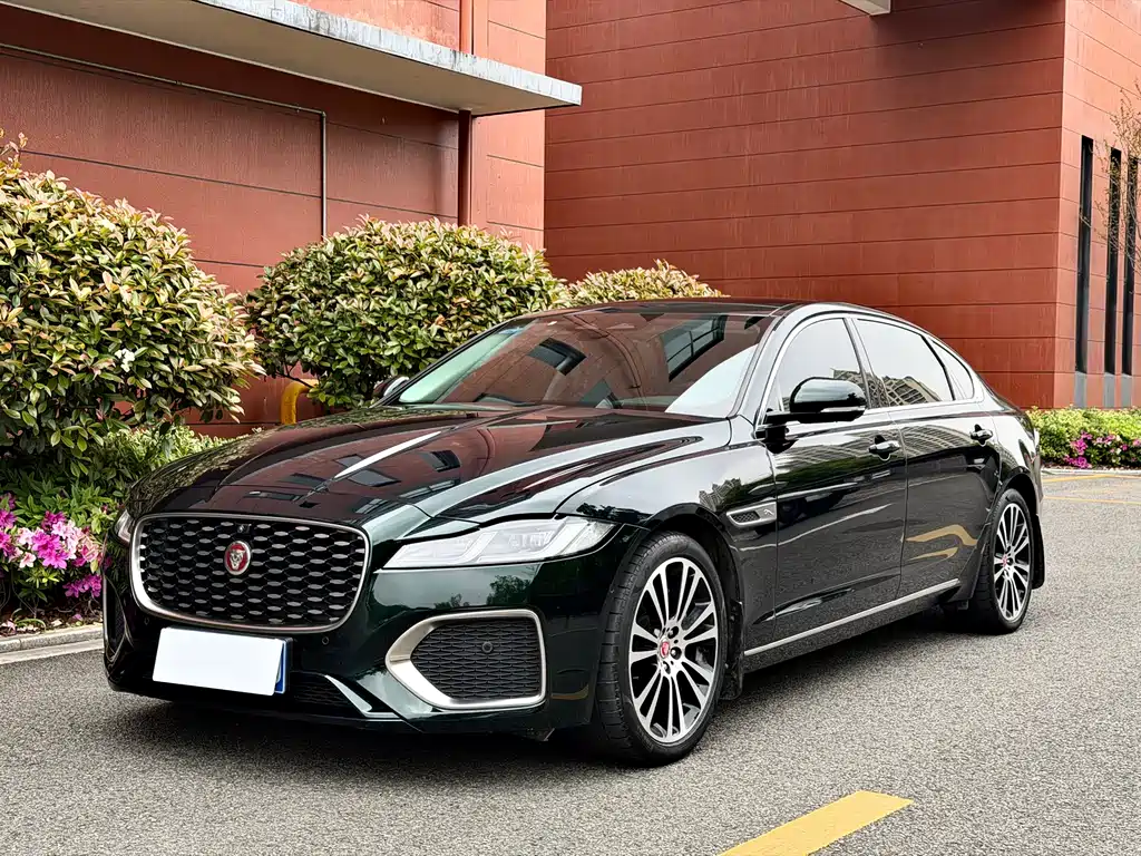Купить Jaguar XFL