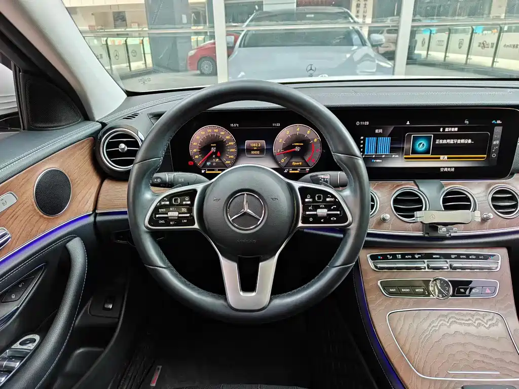 MERCEDES-BENZ E CLASS