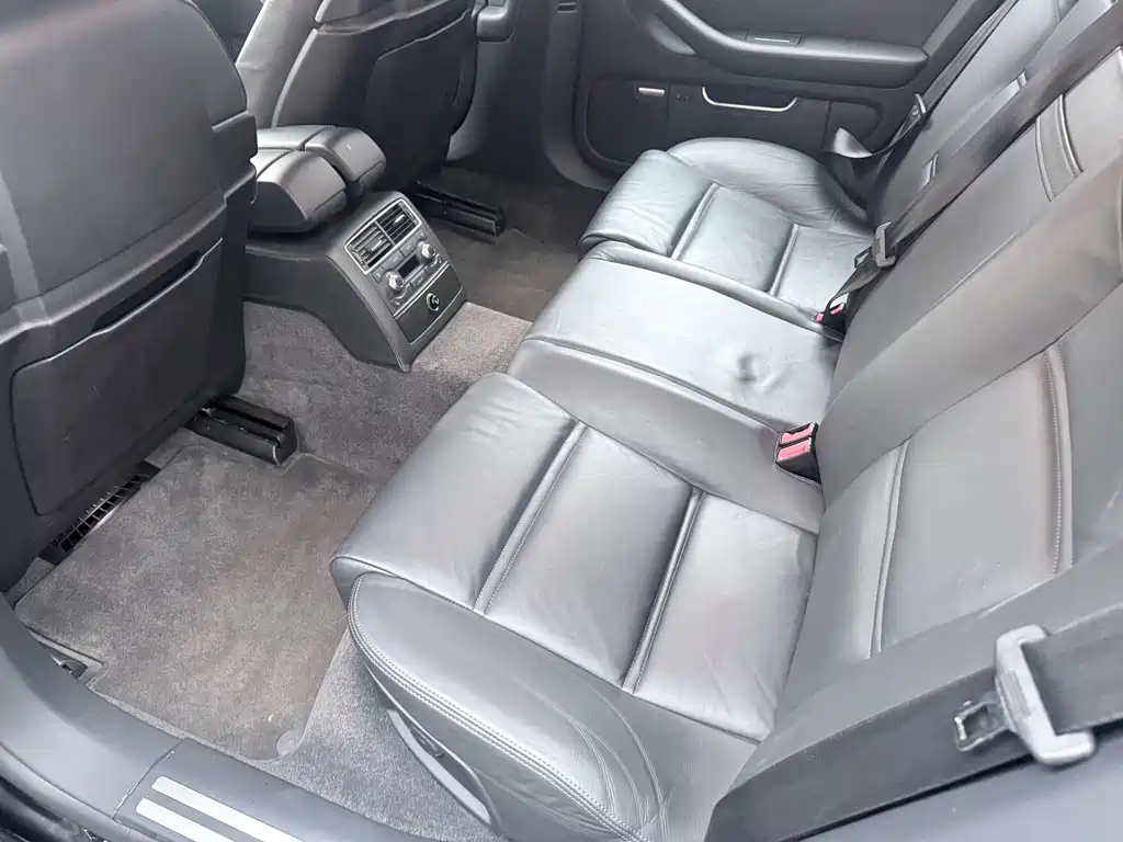 Audi S8 — миниатюра 10