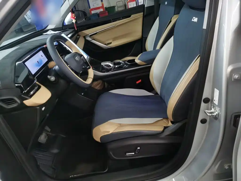 Geely Boyue L — миниатюра 15
