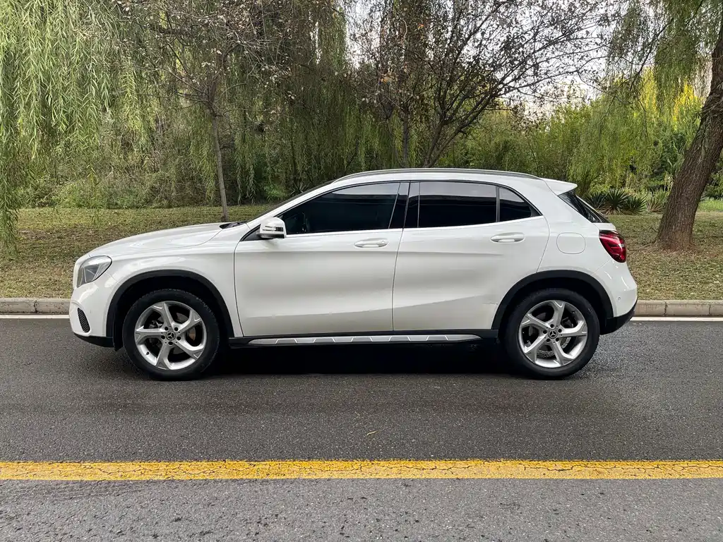 Mercedes-Benz GLA — миниатюра 2