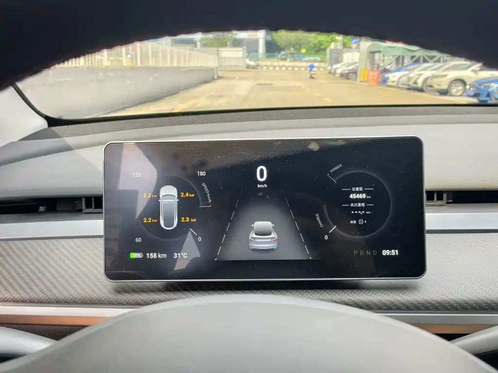 Tesla Model Y — миниатюра 28