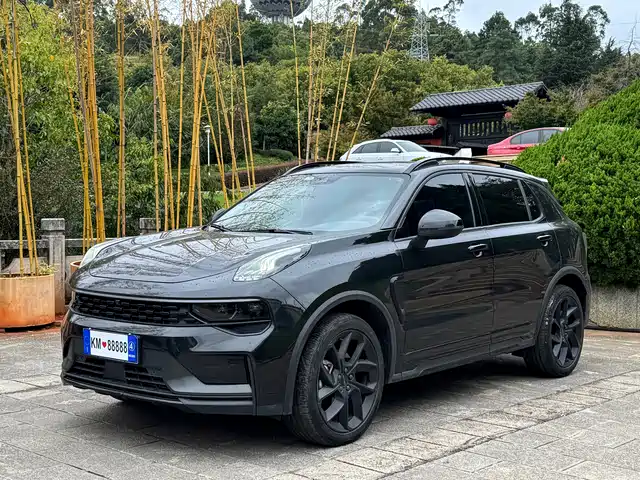 Lynk & Co 01