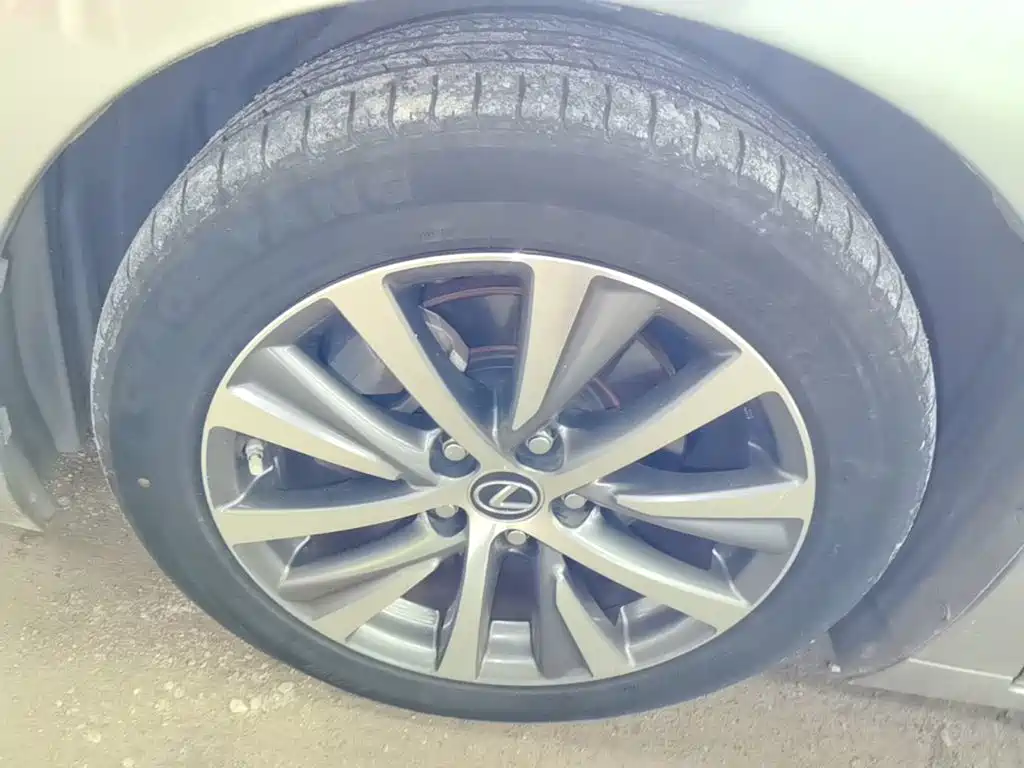 Lexus ES — миниатюра 23