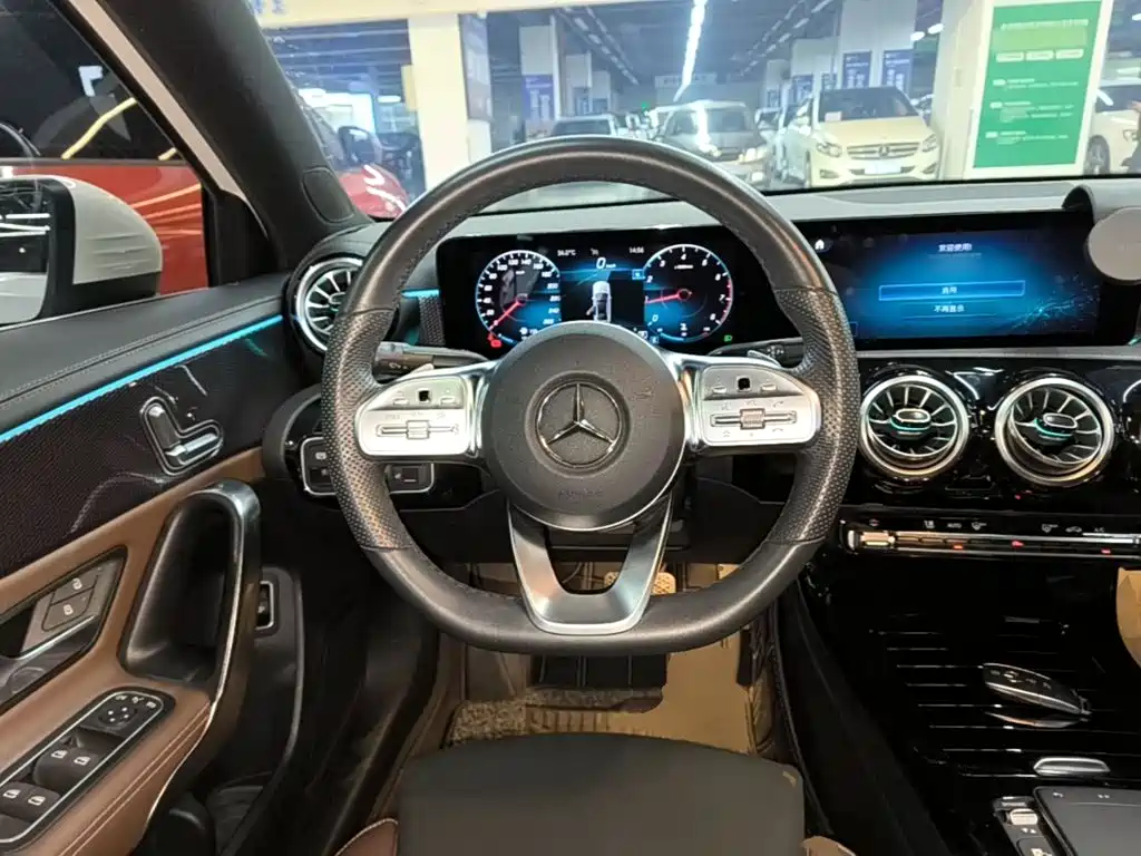 Mercedes-Benz A-Class — миниатюра 11