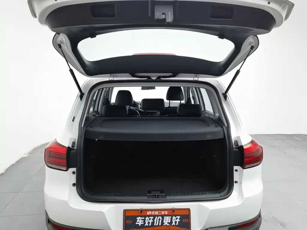 Volkswagen Tiguan — миниатюра 16