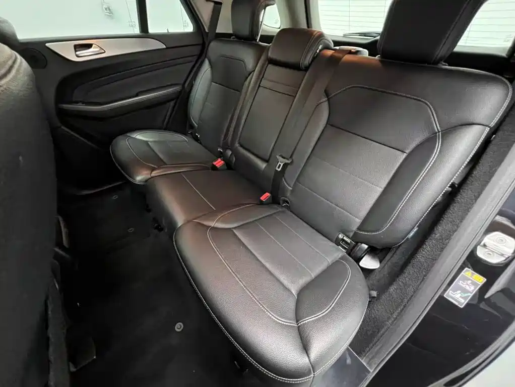 Mercedes-Benz M-Class — миниатюра 16