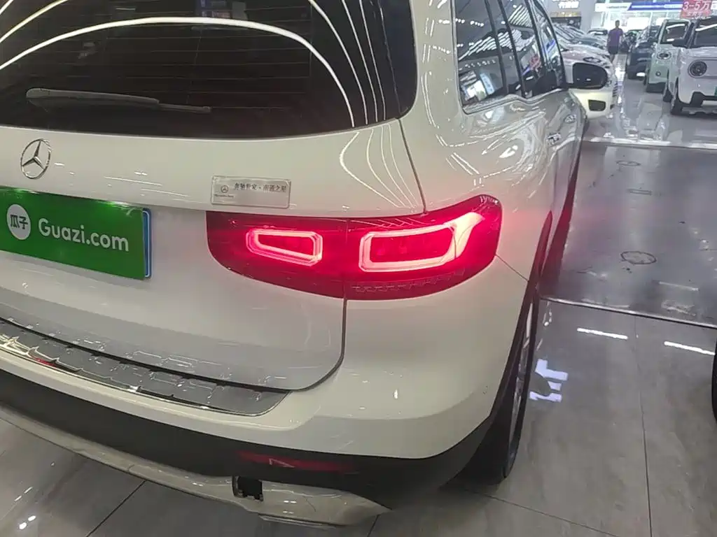 Mercedes-Benz GLB — миниатюра 8