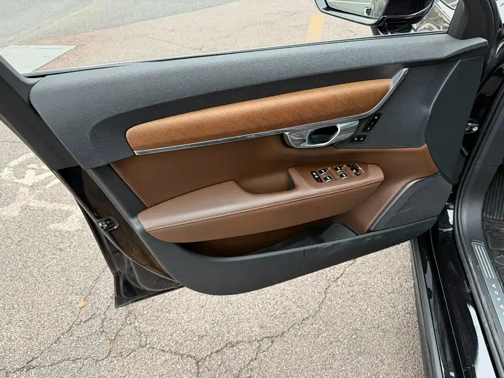 Volvo S90 — миниатюра 6