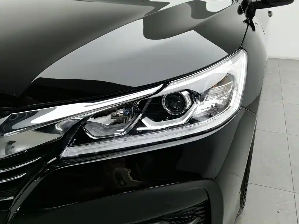 Honda Accord — миниатюра 7