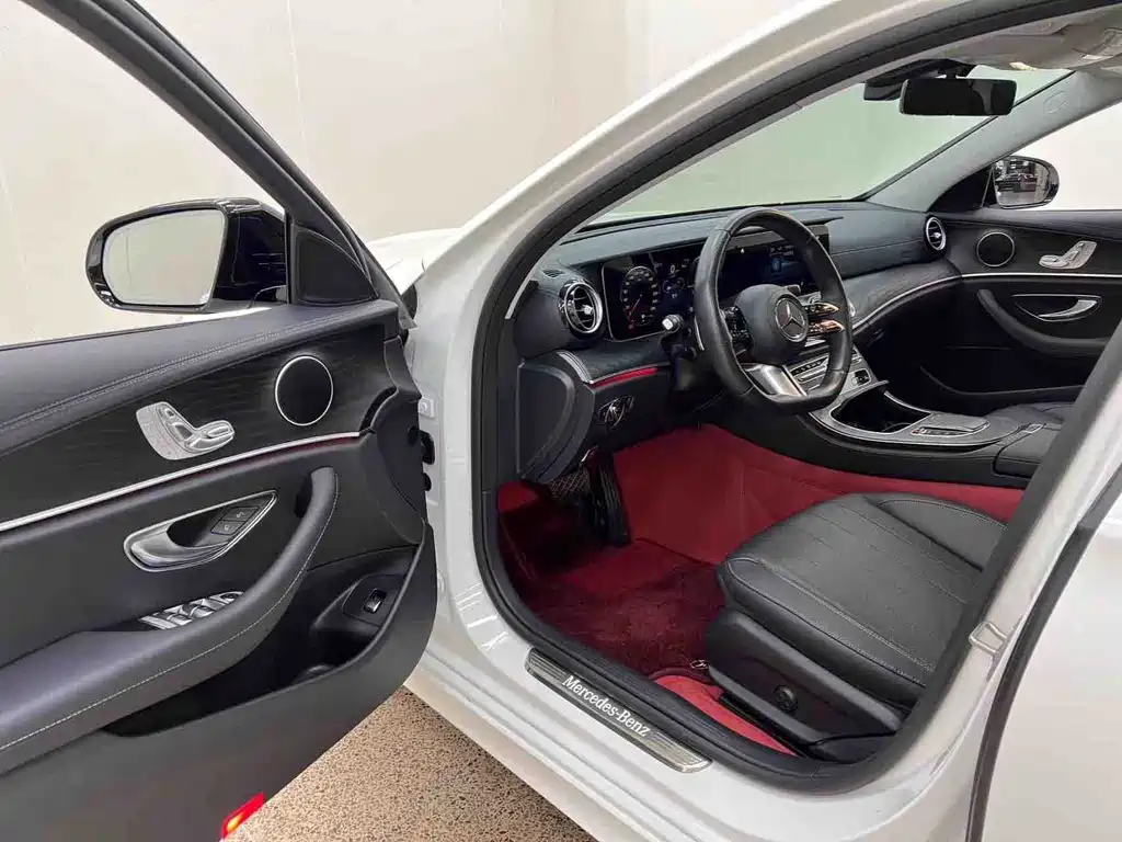 Mercedes-Benz E-Class (Import) — миниатюра 7