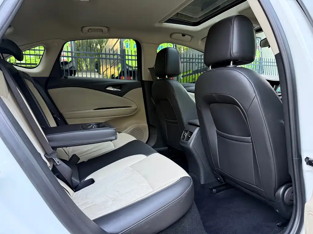 Buick Verano — миниатюра 10